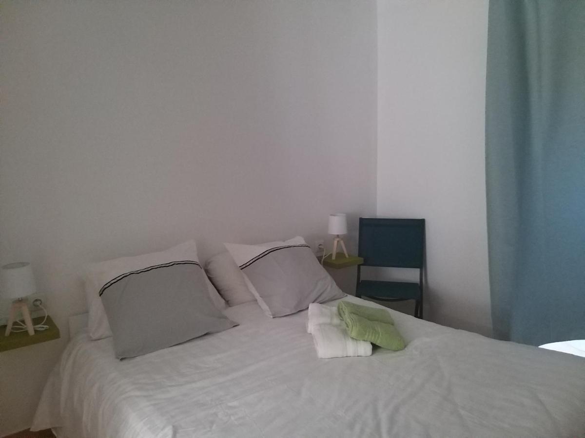 Апартаменти Rez De Jardin Cosy Avec Terrasse Fleurie Арль-сюр-Теш Екстер'єр фото